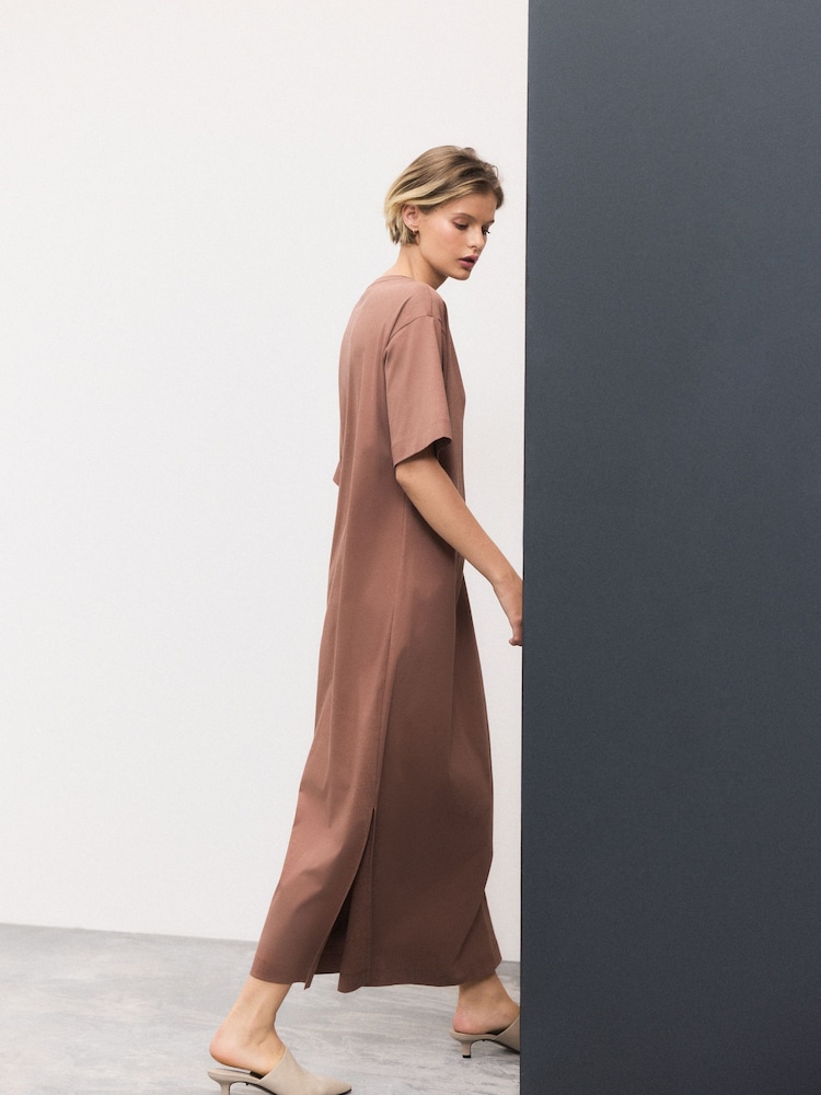 Chocolate Brown Short Sleeve T-Shirt Twist Midi Dress - Image 2 of 8 Chocolate Brown Short Sleeve T-Shirt Twist Midi Dress - Image 2 of 8