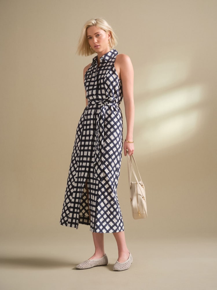 Mornariška modra/bela karirasta - Halterneck Sleeveless Tie Waist Midi Dress - Slika 2 iz 7 Mornariška modra/bela karirasta - Halterneck Sleeveless Tie Waist Midi Dress - Slika 2 iz 7