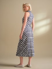 Mornariška modra/bela karirasta - Halterneck Sleeveless Tie Waist Midi Dress - Slika 4 iz 7