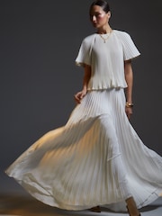 أبيض - Ted Baker Haryx-Pleated Wide Leg Crepe Trousers - صورة 2 من 8