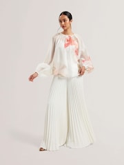 أبيض - Ted Baker Haryx-Pleated Wide Leg Crepe Trousers - صورة 3 من 8
