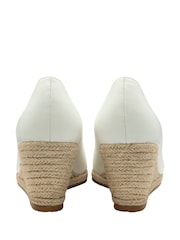 Zapatos estilo alpargatas con cuña de Lotus - Imagen 3 de 4