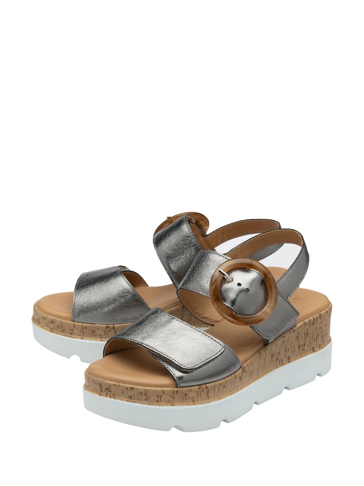 Metallic - Lotus Wedges Platform Sandals - Bild 2 von 4 Metallic - Lotus Wedges Platform Sandals - Bild 2 von 4