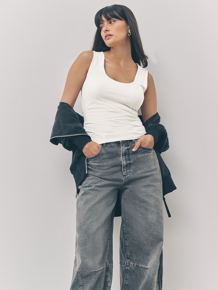 Ecru White Scoop Neck Vest - Image 2 of 8