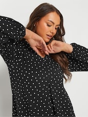 Yours Curve Black Pleated Front Swing Top - Image 4 of 5