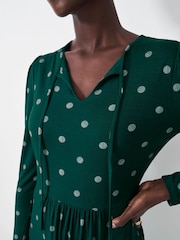 Crew Clothing Crew Clothing Company Green Rita Polka Dot Tie-Detail Dress - صورة 4 من 5