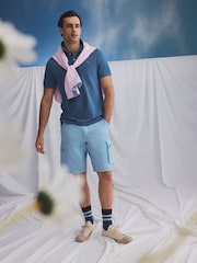 قميص بولو أنيق بتصميم كلاسيكي مصنوع من القطن 100% من Crew Clothing - صورة 2 من 8
