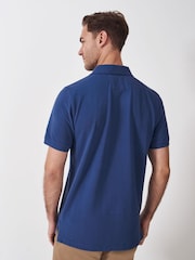 قميص بولو أنيق بتصميم كلاسيكي مصنوع من القطن 100% من Crew Clothing - صورة 5 من 8