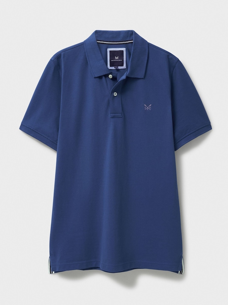 قميص بولو أنيق بتصميم كلاسيكي مصنوع من القطن 100% من Crew Clothing - صورة 8 من 8