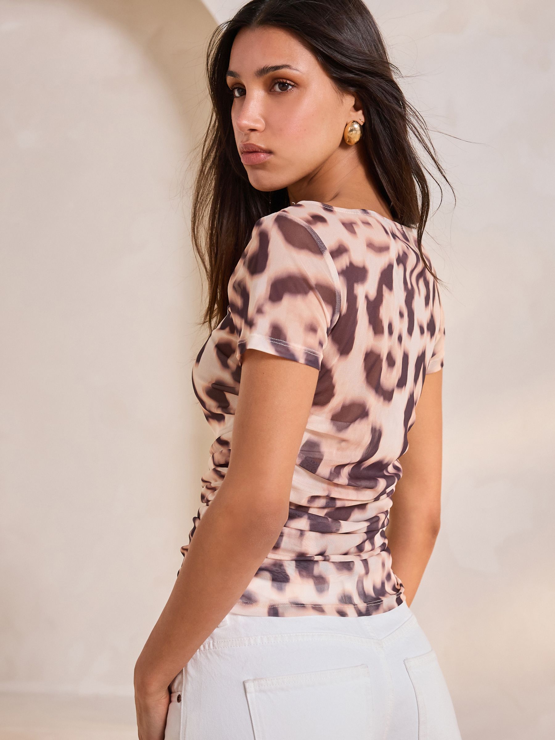 トップス Suede Patch Print Slim Fit Top PUMA classics cropped slim t-shirt in black | ASOS