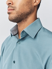 Verde espuma de mar - Corte slim - Camisa con diseño texturizado y ribeteado de fácil cuidado - Imagen 4 de 7