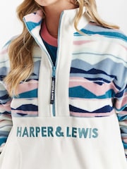 Harper & Lewis Cream флисовый топ с короткой молнией и узором в стиле ретро - Image 4 of 8