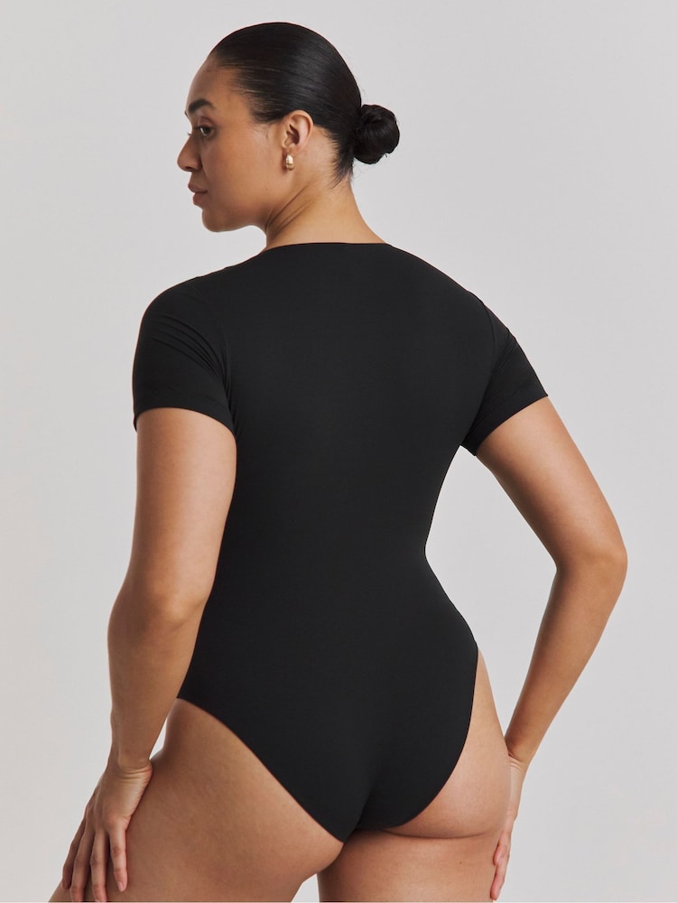 Simply Be Black Smoothing V-Neck T-Shirt Bodysuits 2 Pack - Image 2 of 5