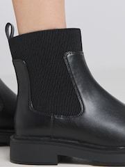 Botines Chelsea clásicos de corte de ancho especial de Simply Be - Imagen 3 de 5