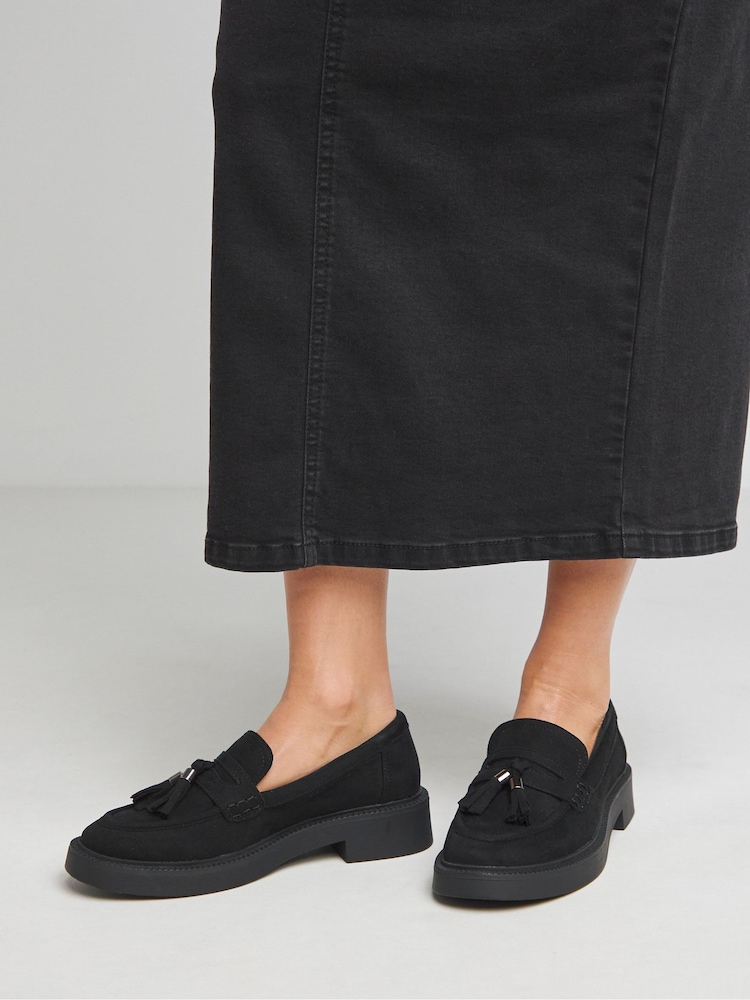 Simply Be Black Tassle Chunky Loafers In Wide Fit - Image 1 of 4