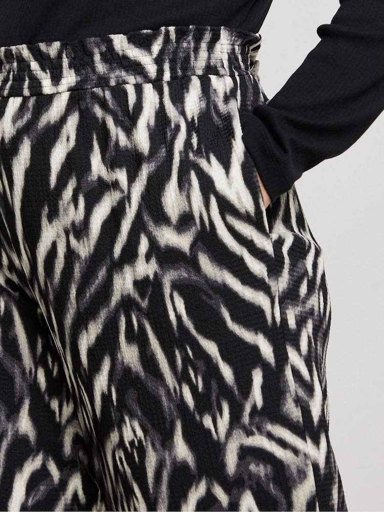 Simply Be Black Zebra Print Wide Leg Pleat Front Trousers - Image 4 of 4