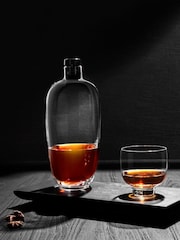 Botella alta de whisky de malta color nude con bandeja de madera - Imagen 2 de 3