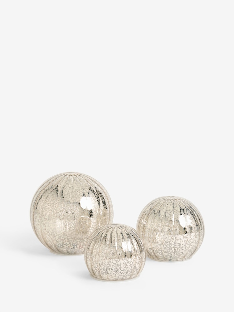 Set of 3 Metallic Glass Light Up Orbs - Image 4 of 4