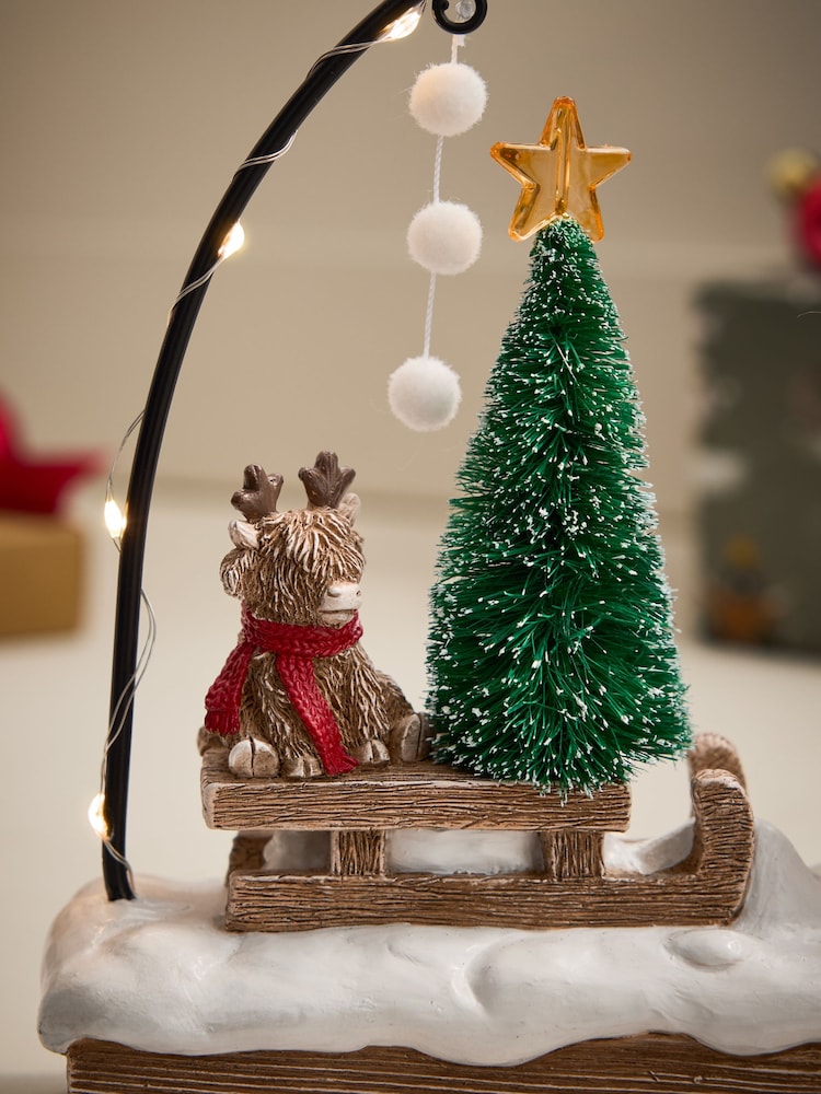White/Green Light Up Hamish The Highland Cow Christmas Scene - Image 2 of 5