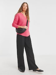 JD Williams Pink V-Neck Curved Hem Jumper - Image 4 of 4