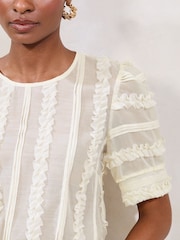 Lipsy Cream Puff Sleeve 3D Detail T-Shirt - Image 2 of 4