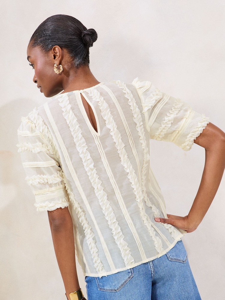 Lipsy Cream Puff Sleeve 3D Detail T-Shirt - Image 4 of 4