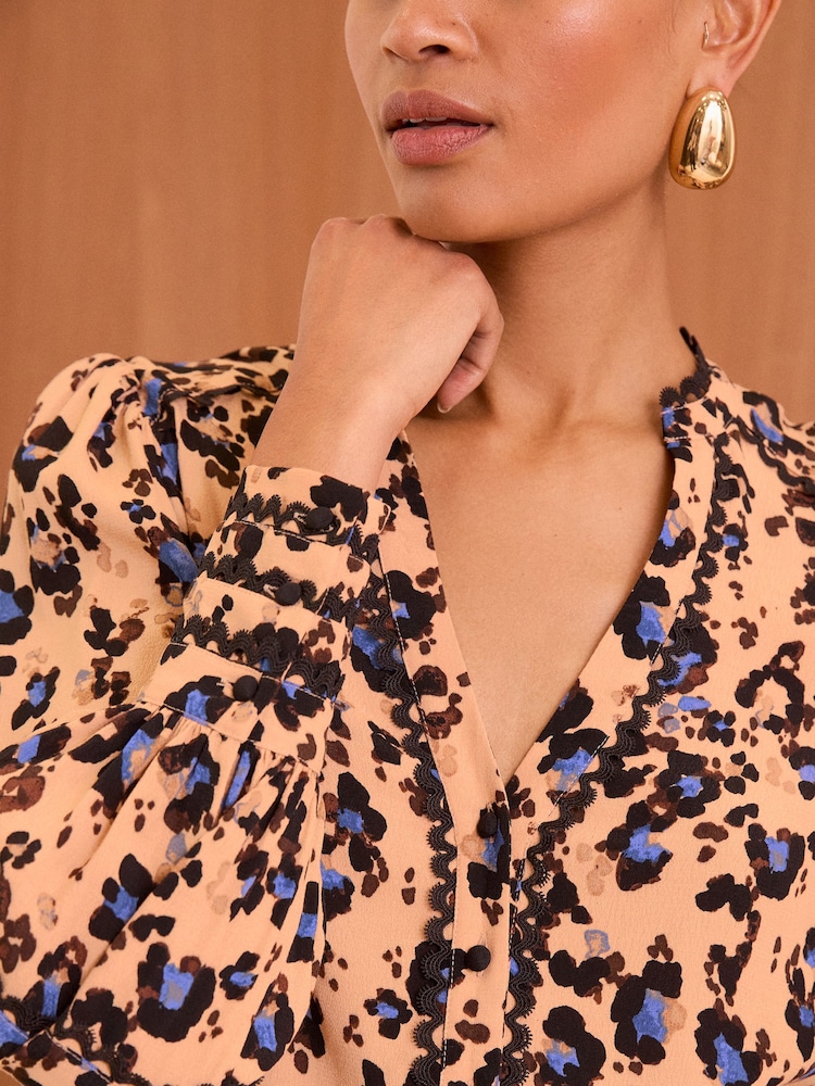 Love & Roses Ric Rac Trim Printed V-Neck Shirt - Image 2 of 4