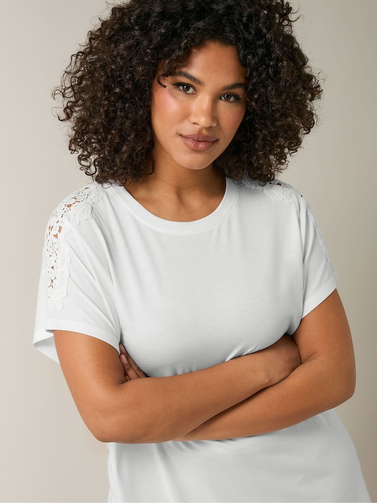 Evans White Crochet Shoulder T-Shirt - Image 4 of 5