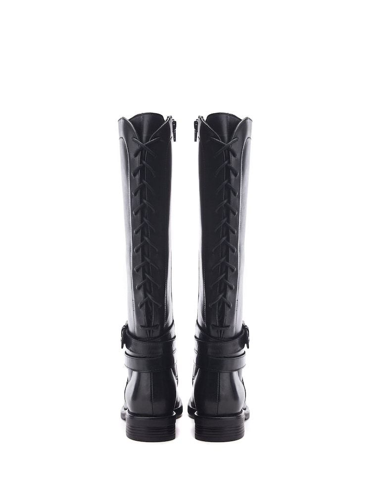 Moda in Pelle – Somain Jodper – lange schwarze Lederstiefel mit Riemendetail - Bild 2 von 4 Moda in Pelle – Somain Jodper – lange schwarze Lederstiefel mit Riemendetail - Bild 2 von 4