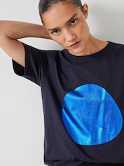 Blau - Hush Metallic Print Oversized Graphic 100% Cotton T-Shirt - Bild 4 von 5