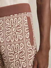 Reiss Brown/White Redhill Tile Pattern Knit Shorts - Image 4 of 6