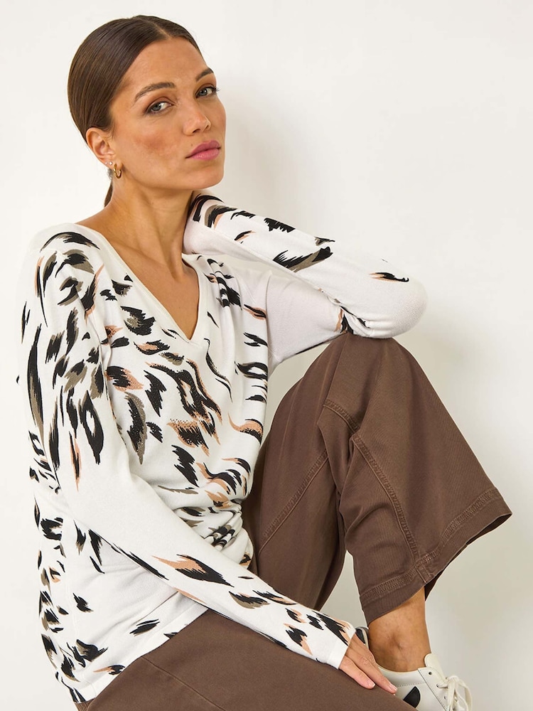 Roman V-Neck Animal Print Knit Jumper - Imagem 1 de 5