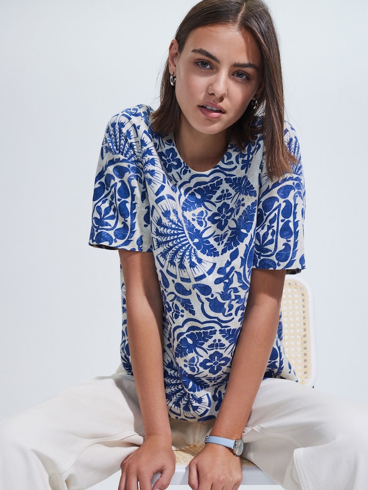 Estampado geométrico azul/crema - Camiseta cuadrada de manga corta con lino - Imagen 1 de 8 Estampado geométrico azul/crema - Camiseta cuadrada de manga corta con lino - Imagen 1 de 8