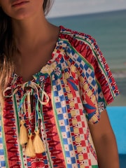 Red/Blue Scarf Print - Blusa Bardot de manga curta com Tie no pescoço e Linen - Imagem 4 de 7