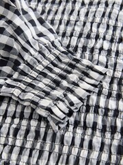 Guingão preto/branco - Smock Detail Long Sleeve Blouse - Imagem 7 de 8