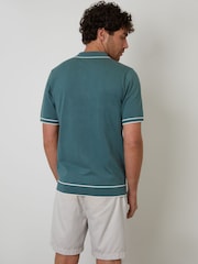 أخضر - Threadbare Knitted Short Sleeve Polo Shirt - صورة 2 من 4