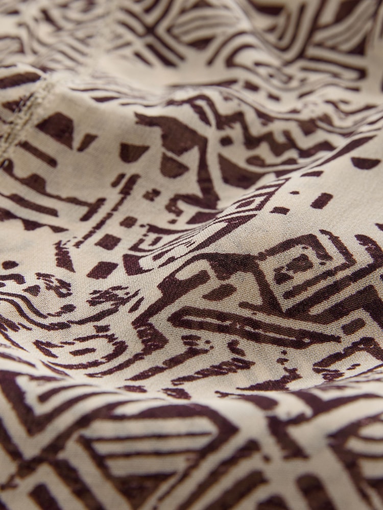 Brown/Cream Aztec Print - Print Long Sleeve Pintuck Ruffle Sleeve Blouse - Imagen 2 de 3 Brown/Cream Aztec Print - Print Long Sleeve Pintuck Ruffle Sleeve Blouse - Imagen 2 de 3