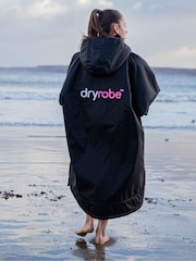 dryrobe Black/Chrome Advance Kids Long Sleeve Changing Robe - Image 2 of 8