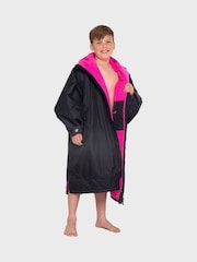 dryrobe Black/Chrome Advance Kids Long Sleeve Changing Robe - Image 4 of 8