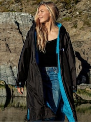 Черный - Халат для переодевания с длинными рукавами для взрослых dryrobe Advance - Изображение 1 из 14