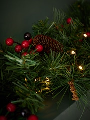 Red/Green Pre Lit Christmas Garland - Image 2 of 7