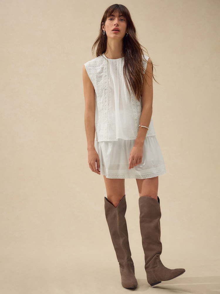 White Sleeveless Pintuck Blouse With Mesh Embroidery - Image 2 of 8