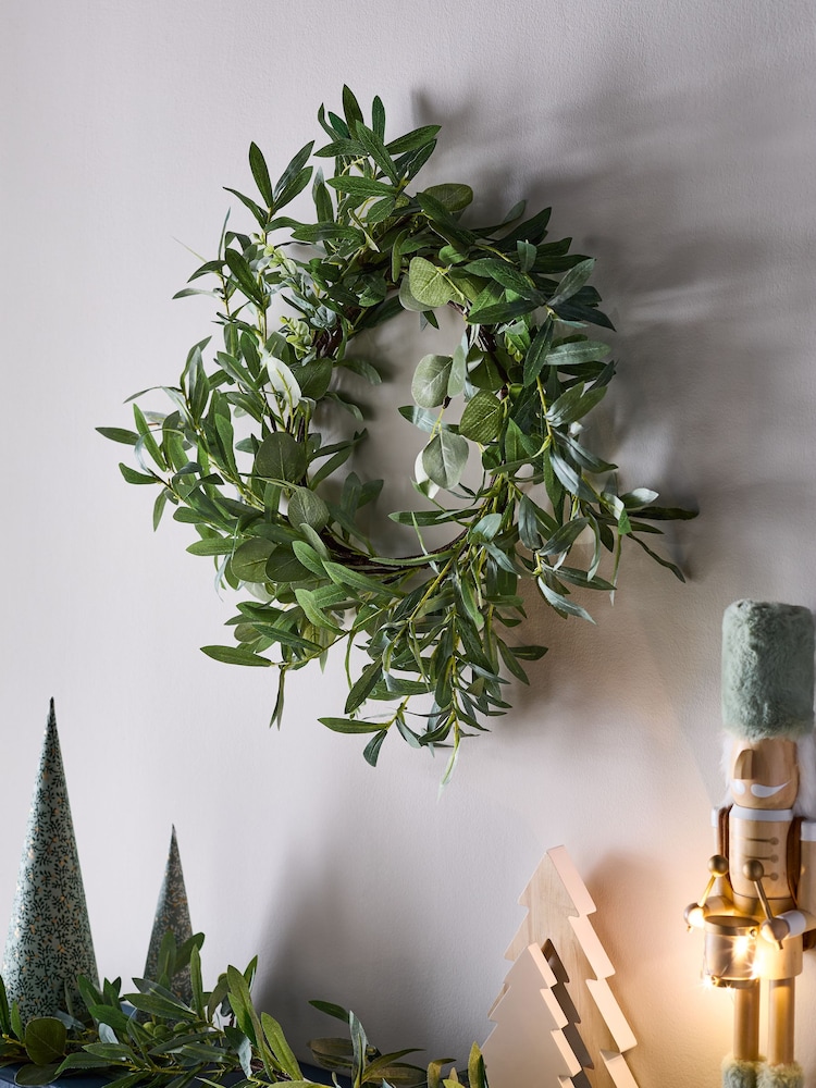 Green Eucalyptus Wreath - Image 2 of 4