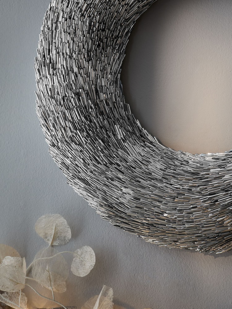 Silver Chic Christmas Wreath - Image 2 of 3 Silver Chic Christmas Wreath - Image 2 of 3