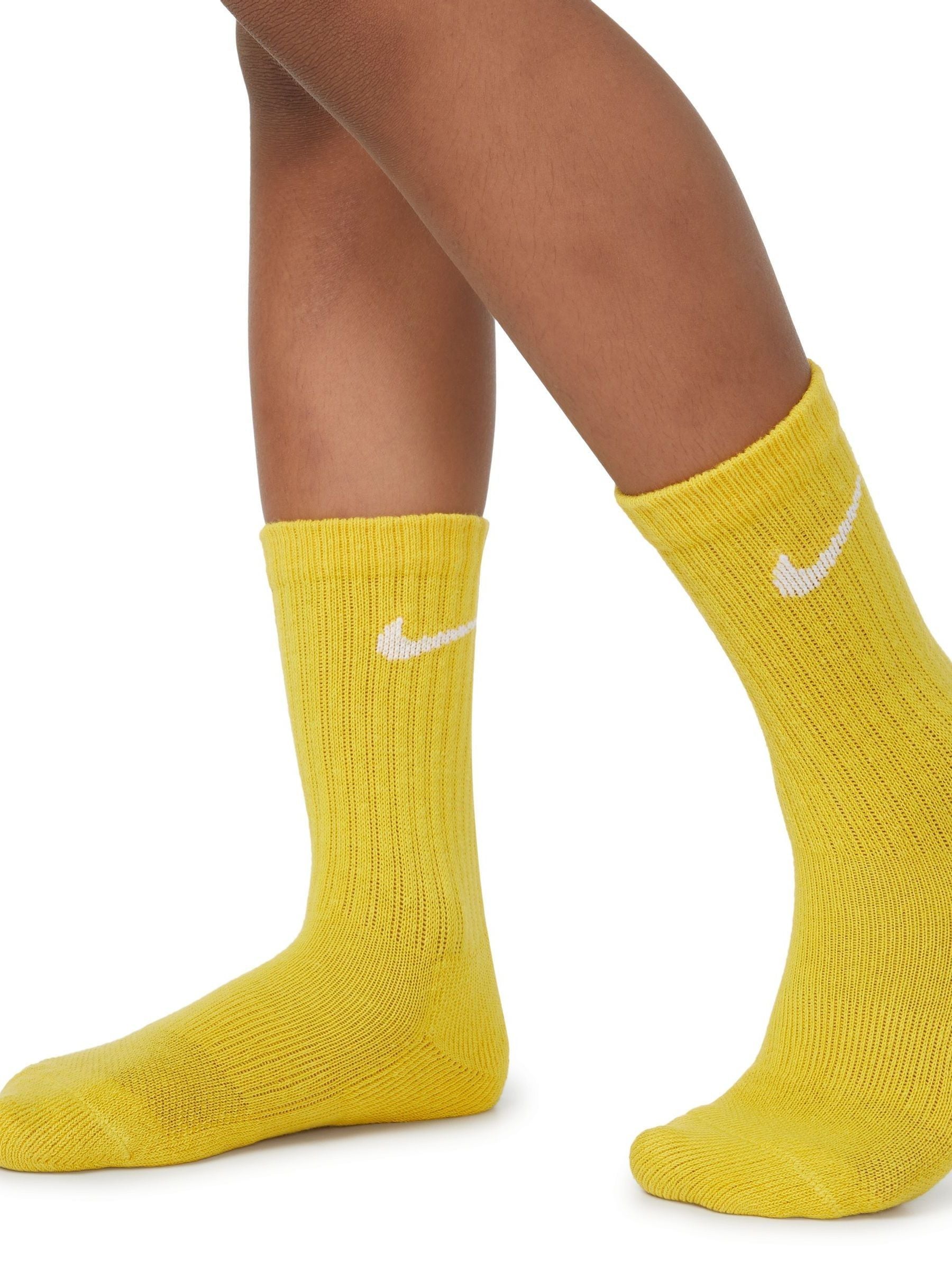 yellow nike crew socks