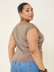 Marrón moca - Friends Like These Slinky Drape Top - Imagen 4 de 4