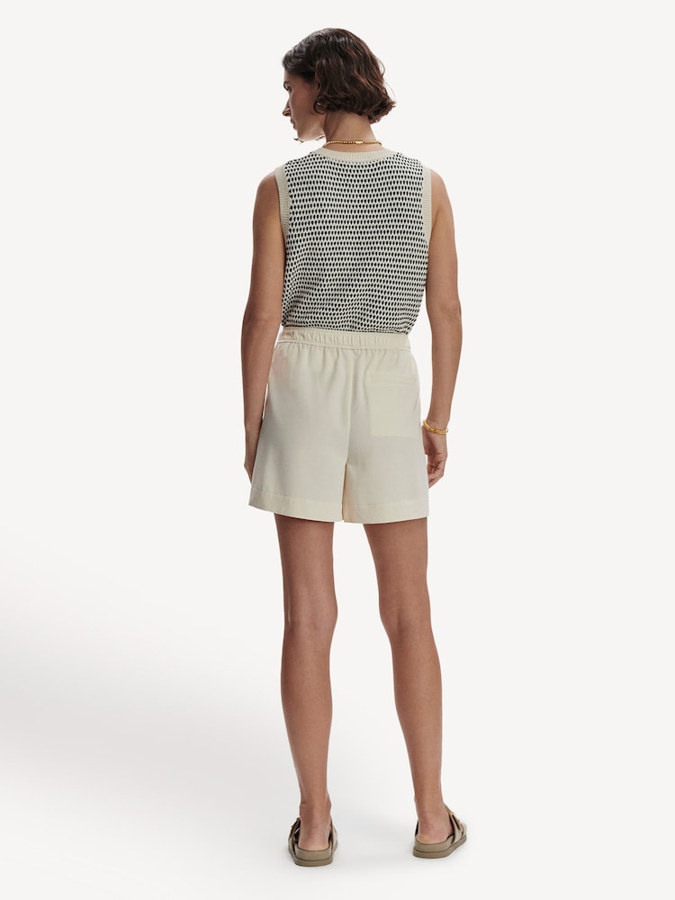 Varley Birch Mariya Easy Pleat 4.5 Shorts - Image 2 of 7