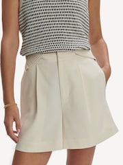 Varley Birch Mariya Easy Pleat 4.5 Shorts - Image 5 of 7
