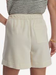 Varley Birch Mariya Easy Pleat 4.5 Shorts - Image 6 of 7