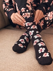 Black Cherry Blossom - Bath & Body Works Fuzzy Socks - صورة 1 من 7